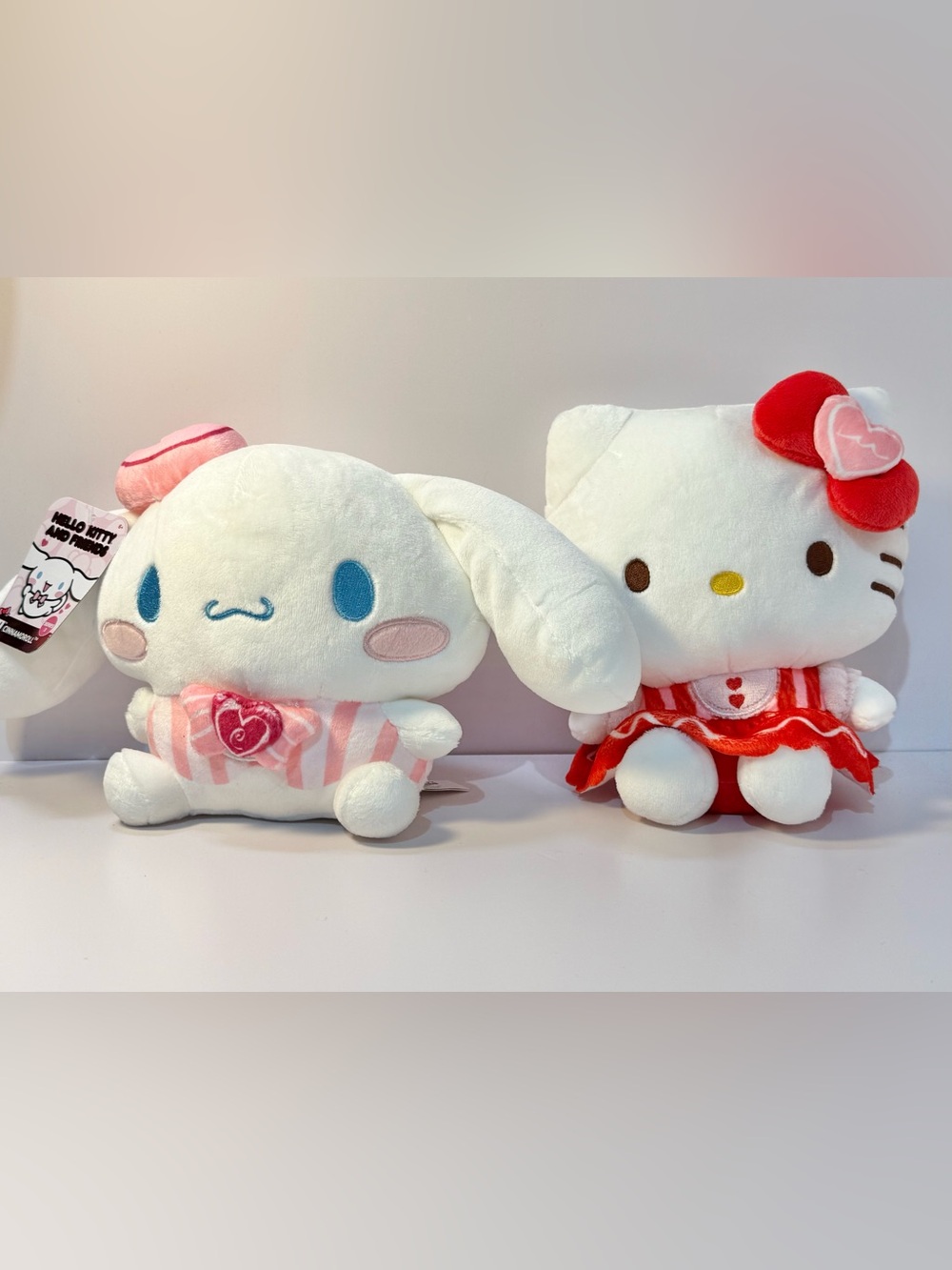Sanrio Cinnamoroll and Hello Kitty plush series 3 new with tags